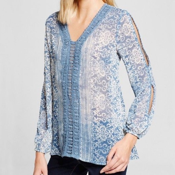 Knox Rose Tops - Knox Rose crochet detail, blue and white shirt